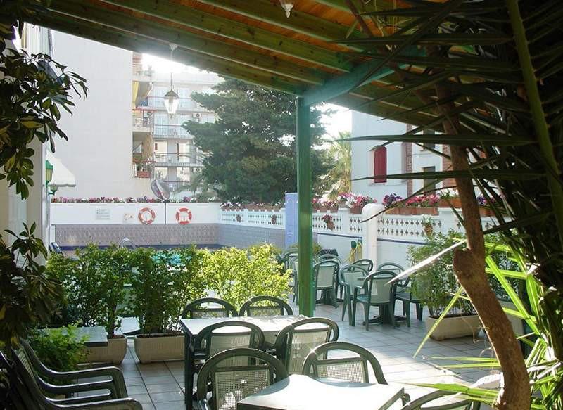 Aparthotel Safari Calella Exterior photo